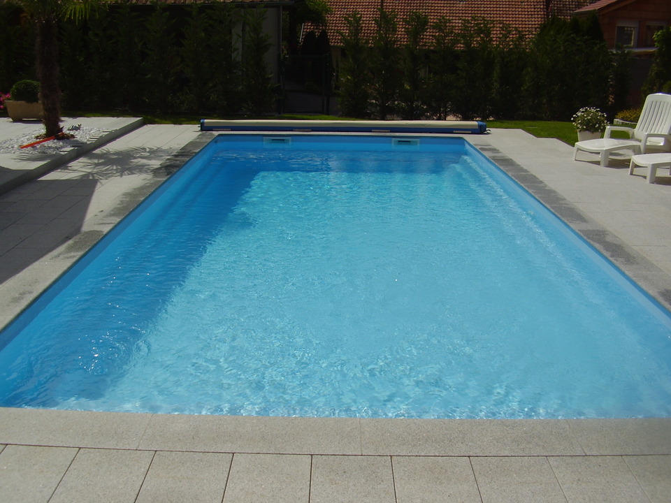 Piscine en béton à Colmar : un matériau résistant et durable